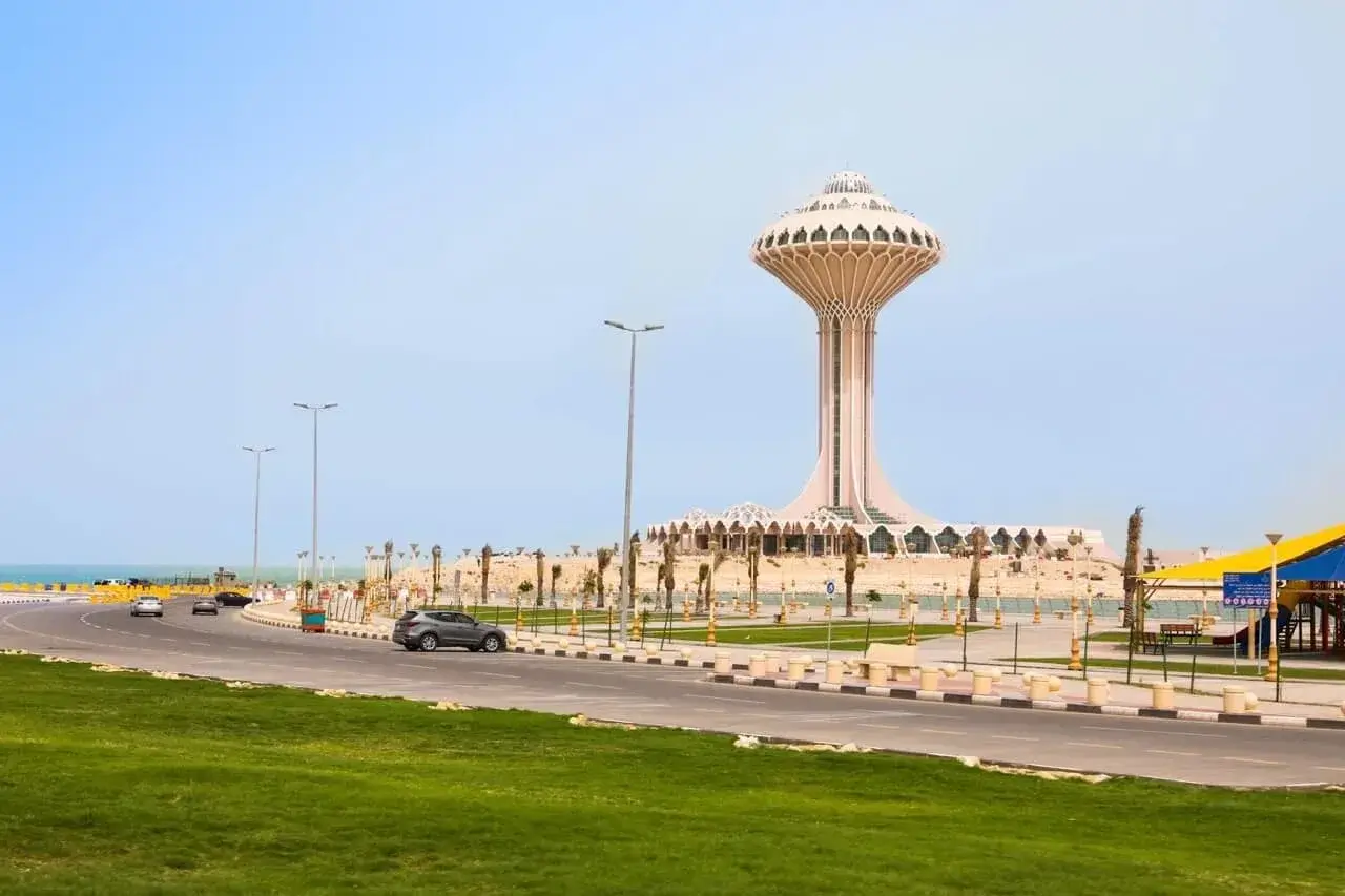 Construction project in Dammam requiring crane hire — MYCRANE