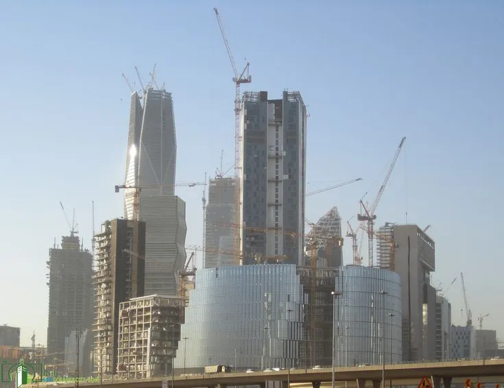 Construction project in Riyadh requiring crane hire — MYCRANE